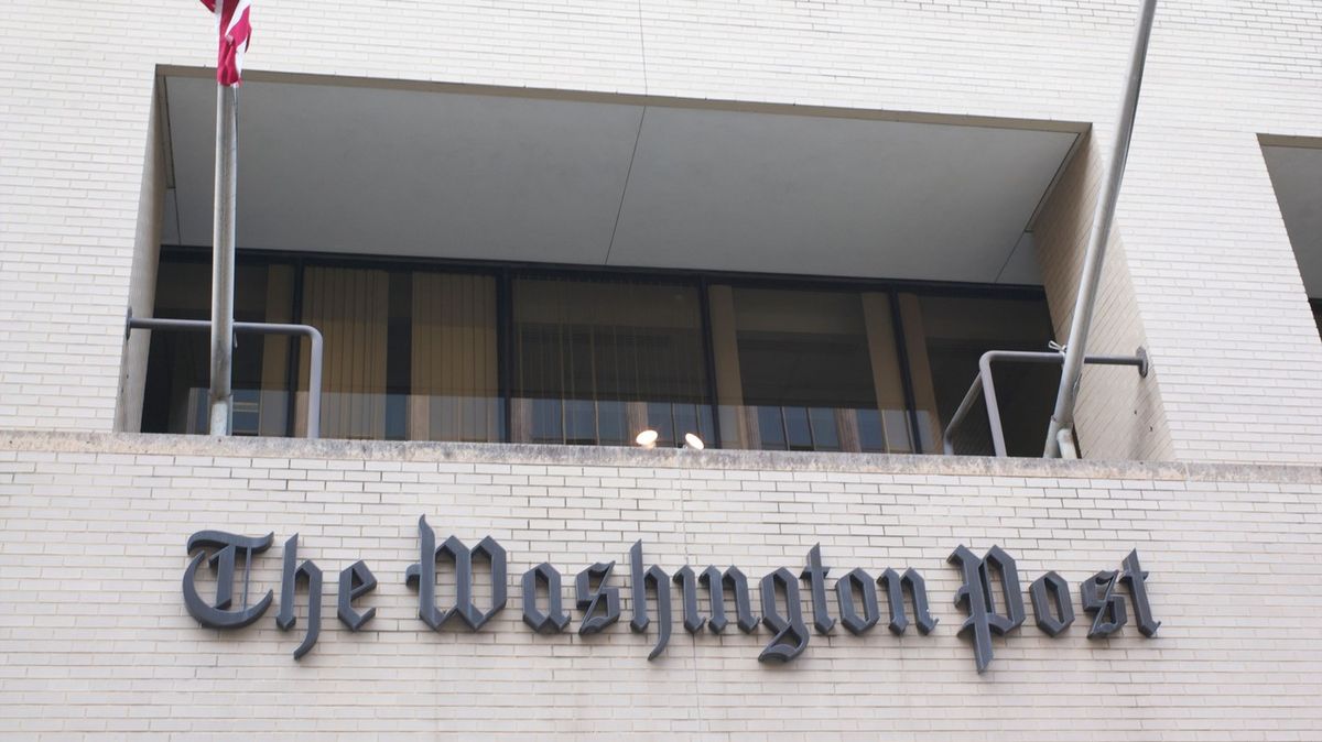 Agenti FBI prohledali domov novinářky The Washington Post, vyšetřují únik informací